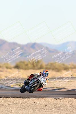 media/Dec-07-2025-CVMA (Sun) [[3e7d2de5dc]]/Race 18-Formula Twins-Formula 40 UL/